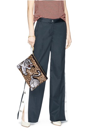 Figure View - Click To Enlarge - VENNA - Tiger patch leopard print hair clutch