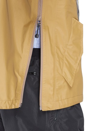 Detail View - Click To Enlarge - MEANSWHILE - Belted collar zip outseam hooded anorak
