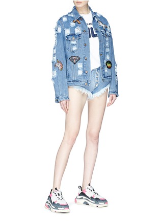 Figure View - Click To Enlarge - FORTE COUTURE - Faux pearl button frayed cuff denim shorts