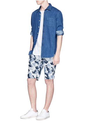 Figure View - Click To Enlarge - DENHAM - 'Raptor' floral camouflage print chambray shorts