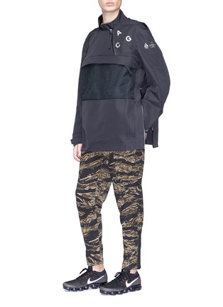 Figure View - Click To Enlarge - NIKELAB - 'Essentials' tiger camouflage print cargo pants