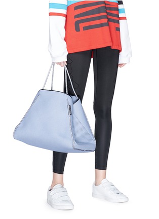 Figure View - Click To Enlarge - STATE OF ESCAPE - 'Guise' sailing rope handle denim print neoprene tote