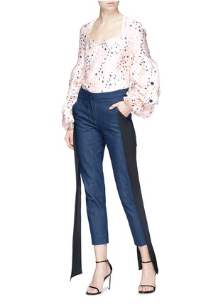 Figure View - Click To Enlarge - HELLESSY - 'Louise' button puff sleeve star print satin blouse