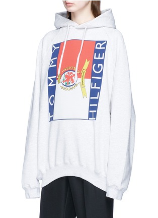 Front View - Click To Enlarge - VETEMENTS - x Tommy Hilfiger logo print oversized unisex hoodie