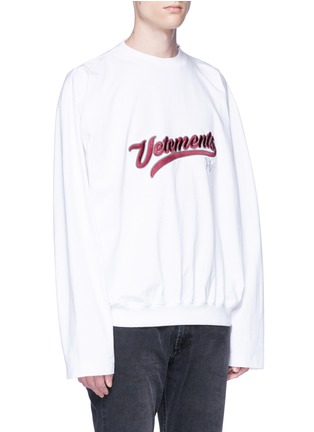 Front View - Click To Enlarge - VETEMENTS - Logo embroidered long sleeve T-shirt