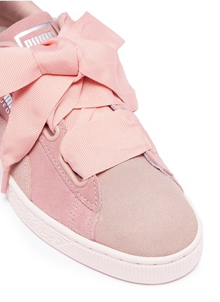 Detail View - Click To Enlarge - PUMA - 'Suede Heart Pebble' bow tie sneakers