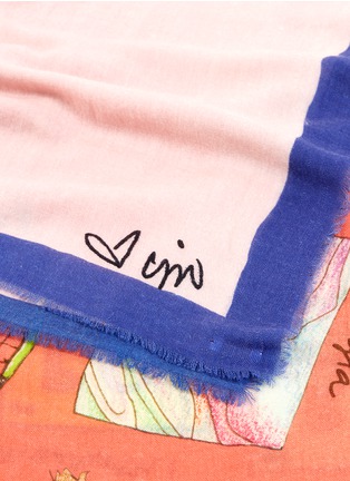 Detail View - Click To Enlarge - CJW - 'History, She Wrote' print wool giant scarf