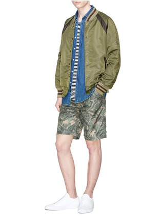 Figure View - Click To Enlarge - 10408 - Luggage camouflage print shorts