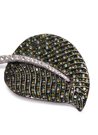 Detail View - Click To Enlarge - KENNETH JAY LANE - Glass crystal leaf brooch