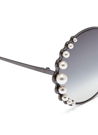 Detail View - Click To Enlarge - FENDI - 'Ribbons and Pearls' oversized metal round sunglasses