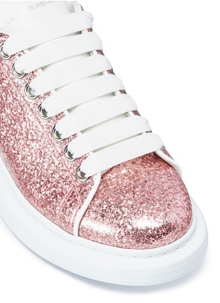 Detail View - Click To Enlarge - ALEXANDER MCQUEEN - 'Oversized Sneaker' in glitter