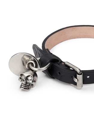 Detail View - Click To Enlarge - ALEXANDER MCQUEEN - Skull charm croc embossed leather bracelet