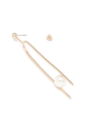 Detail View - Click To Enlarge - MICHELLE CAMPBELL - 'Nielsen Claw' faux pearl fork drop earrings