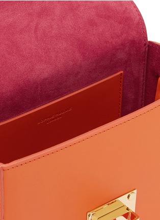 Detail View - Click To Enlarge - SOPHIE HULME - 'Quick' small saddle leather crossbody bag