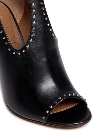 Detail View - Click To Enlarge - GIVENCHY - 'Elegant' stud leather T-strap sandals