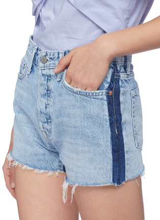 Detail View - Click To Enlarge - GRLFRND - 'Cindy' stripe outseam frayed cuff denim shorts