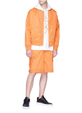 Figure View - Click To Enlarge - FENG CHEN WANG - Twill cargo shorts