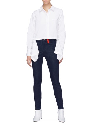 Figure View - Click To Enlarge - CURRENT/ELLIOTT - 'The Edie' detachable hem slogan embroidered shirt