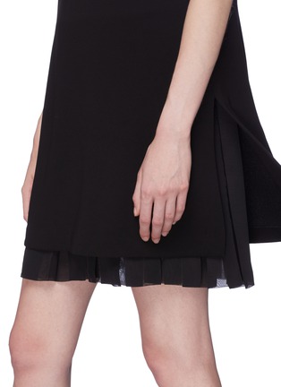 Detail View - Click To Enlarge - NEIL BARRETT - Cutout panel plissé pleated trim sleeveless dress