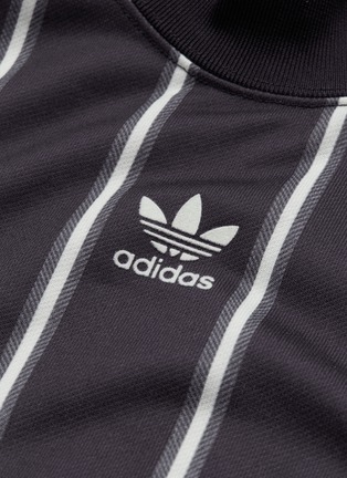 - ADIDAS - 'Soccer' number print stripe cropped sweatshirt
