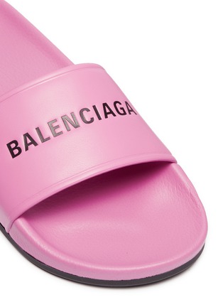 Detail View - Click To Enlarge - BALENCIAGA - 'Pool' logo print leather slide sandals