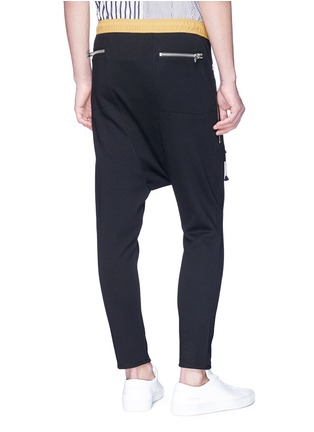 Back View - Click To Enlarge - SIKI IM / DEN IM - Contrast waist drop crotch jogging pants