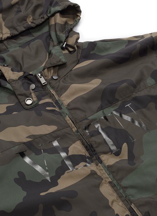  - VALENTINO GARAVANI - Logo camouflage print hooded windbreaker jacket