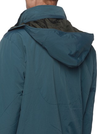 Detail View - Click To Enlarge - DYNE - 'Amos' retractable hood parka