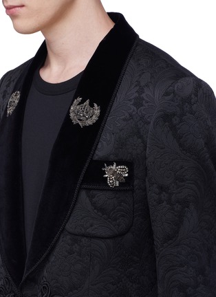 Detail View - Click To Enlarge - - - Shawl lapel crown appliqué brocade jacket