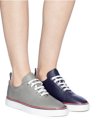 Figure View - Click To Enlarge - THOM BROWNE  - Asymmetric pebble grain leather sneakers