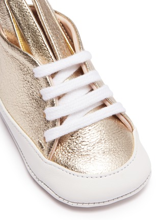 Detail View - Click To Enlarge - MINNA PARIKKA - 'Baby Bunny' leather infant sneakers