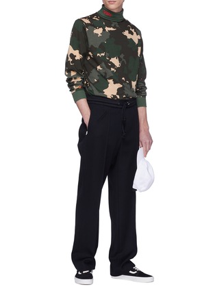 Figure View - Click To Enlarge - 032C - 'WWB' logo embroidered camouflage print turtleneck sweatshirt