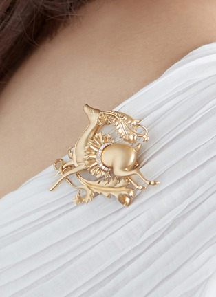Detail View - Click To Enlarge - CENTAURI LUCY - Diamond 18k Gold Brooch