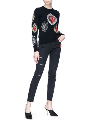 Figure View - Click To Enlarge - - - Heart appliqué distressed cropped skinny jeans