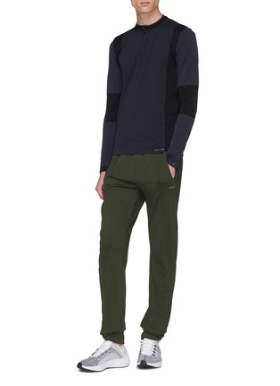Figure View - Click To Enlarge - 72035 - 'Anderson' colourblock half-zip performance long sleeve T-shirt
