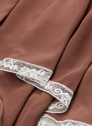 Detail View - Click To Enlarge - CHLOÉ - Lace trim crepe handkerchief skirt