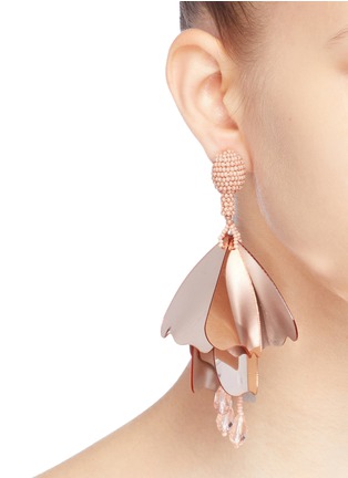 Figure View - Click To Enlarge - OSCAR DE LA RENTA - 'Large Impatiens' petal drop clip earrings