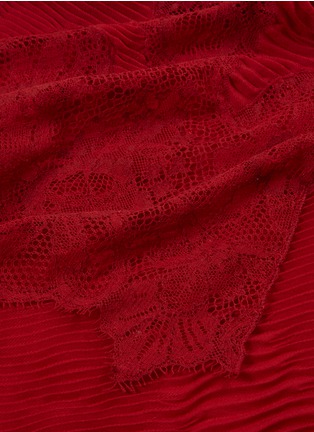 Detail View - Click To Enlarge - VALENTINO GARAVANI - Valentino Garavani Chantilly lace trim plissé pleated cashmere-wool scarf