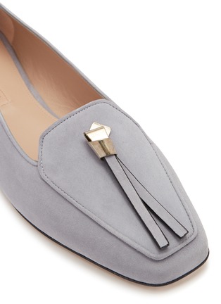 Detail View - Click To Enlarge - STUART WEITZMAN - 'Slipknot' suede loafers