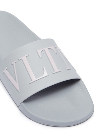 Detail View - Click To Enlarge - VALENTINO GARAVANI - Valentino Garavani Logo print slide sandals