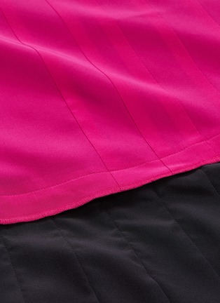 Detail View - Click To Enlarge - MARC JACOBS - Contrast back colourblock pleated Chantilly lace hem dress