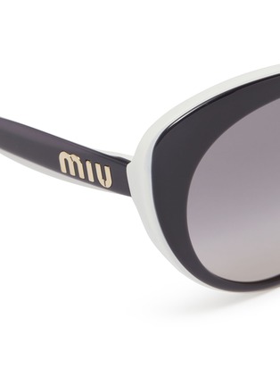 Detail View - Click To Enlarge - MIU MIU - Colourblock acetate cat eye sunglasses