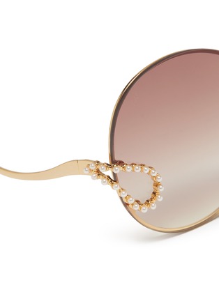 Detail View - Click To Enlarge - FOR ART'S SAKE - 'Passion Fruit' faux pearl charm metal round sunglasses