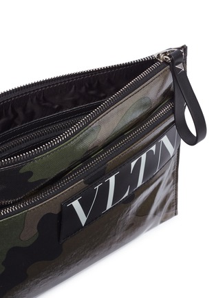 Detail View - Click To Enlarge - VALENTINO GARAVANI - Valentino Garavani Logo patch camouflage print twill zip pouch