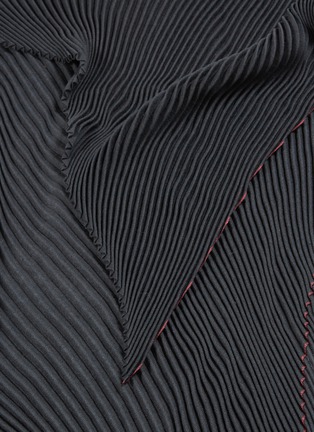 Detail View - Click To Enlarge - FRANCO FERRARI - Plissé pleated wool-cashmere scarf