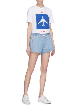 Figure View - Click To Enlarge - ÊTRE CÉCILE - 'Relax' airplane slogan print T-shirt