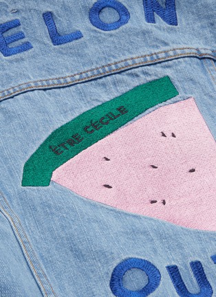  - ÊTRE CÉCILE - 'Melon Out' graphic slogan embroidered cropped denim jacket