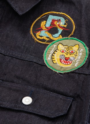 - 10720 - Mix badge appliqué raw denim jacket