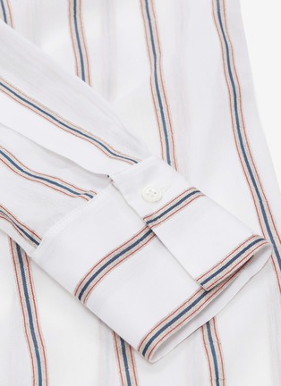  - VINCE - Concealed placket stripe blouse