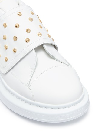 Detail View - Click To Enlarge - ALEXANDER MCQUEEN - 'Oversized Sneaker' in leather with stud strap